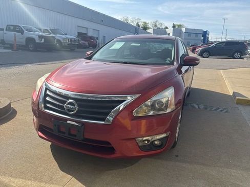 Used 2013 Nissan Altima 3.5 SV w/ Navigation Pkg image 1