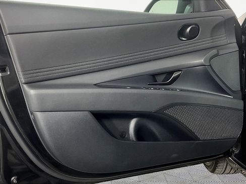 Used 2025 Hyundai Elantra Sport FWD image 19