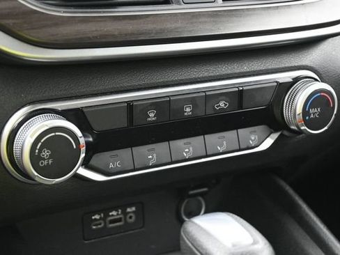 Used 2025 Nissan Altima 2.5 SV FWD image 29