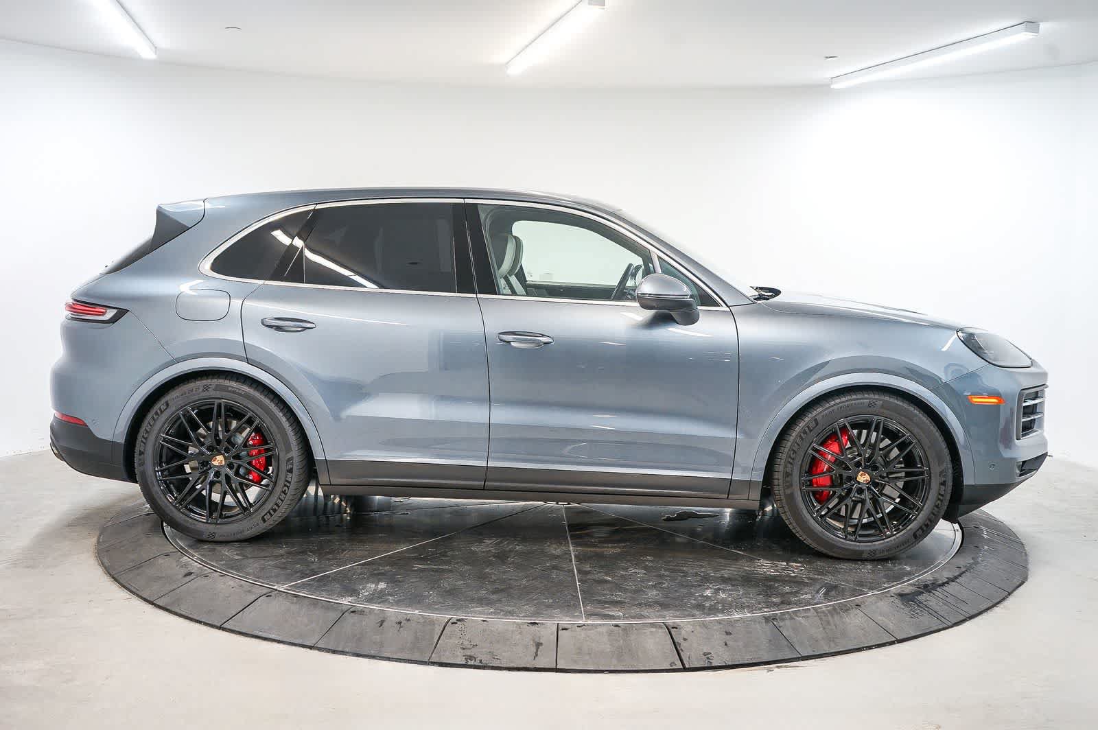 Certified 2026 Porsche Cayenne S AWD/4WD image 8