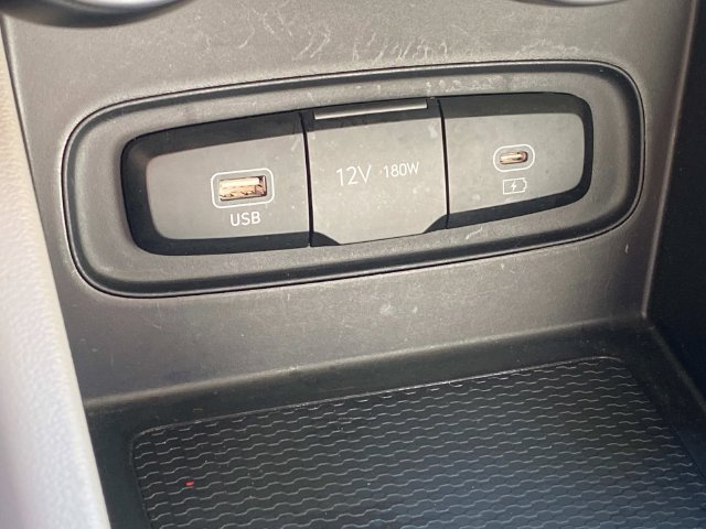 Used 2024 Hyundai Venue SEL FWD image 26