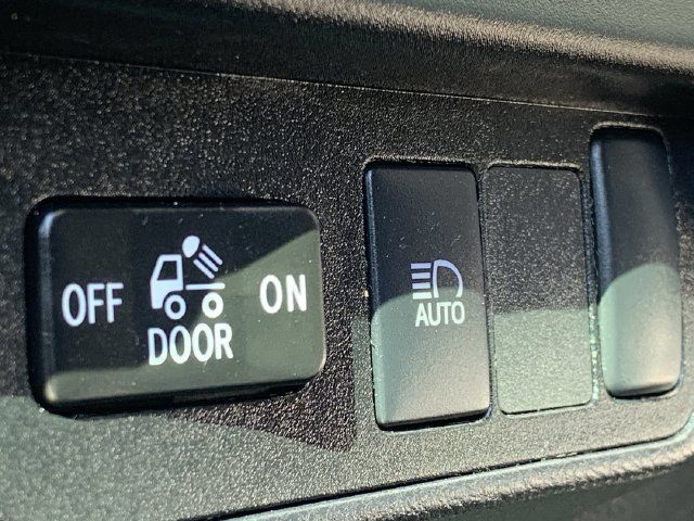 Used 2023 Toyota Tacoma SR5 w/ Technology Package AWD/4WD image 10