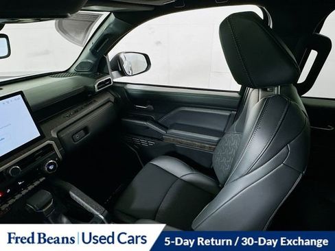 Used 2025 Toyota Tacoma Limited image 30