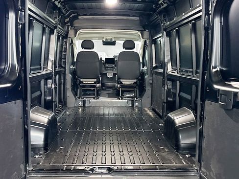 New 2026 RAM ProMaster 2500 w/ Premium Convenience Group FWD image 20