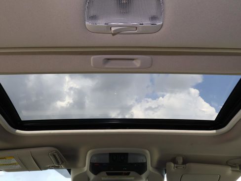 Used 2023 Subaru Crosstrek 2.0i Premium image 12