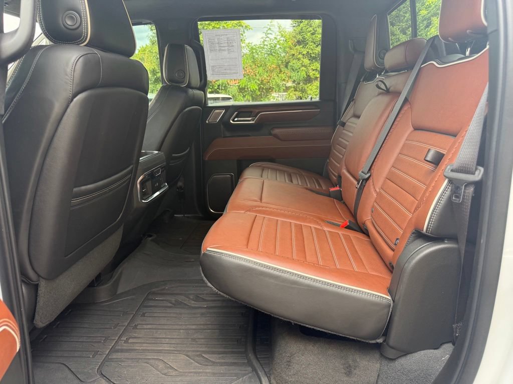Used 2024 GMC Sierra 3500 Denali Ultimate AWD/4WD image 18