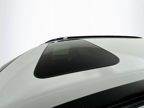 Used 2024 Honda CR-V EX image 4