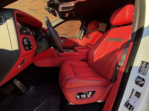 Used 2024 Rolls-Royce Cullinan image 5