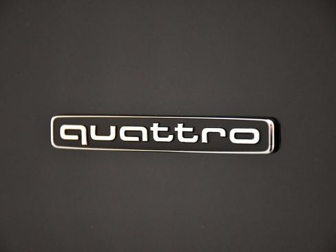 Used 2025 Audi Q5 Prestige AWD/4WD image 10