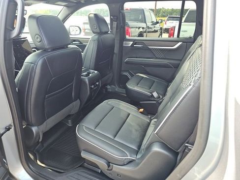 Certified 2024 GMC Acadia Denali w/ Super Cruise Package image 10