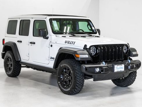 Used 2023 Jeep Wrangler Unlimited w/ Sun & Screen Package AWD/4WD image 7