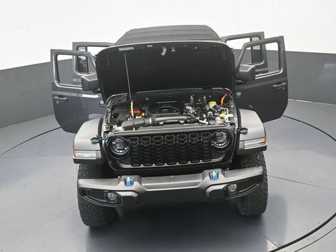 Used 2024 Jeep Wrangler Unlimited AWD/4WD image 76