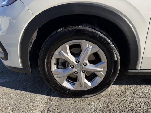 Used 2025 Honda HR-V LX image 8