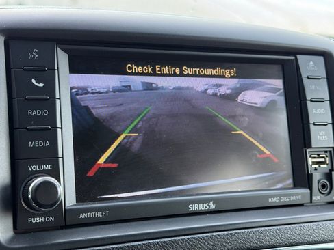 Used 2019 Dodge Grand Caravan SXT image 19