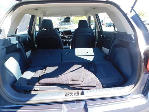 Used 2025 Hyundai Venue Limited FWD image 22