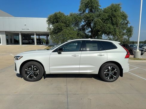 Used 2026 Volvo XC60 B5 Core w/ Protection Package Premier image 3