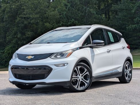 Used 2019 Chevrolet Bolt Premier w/ Infotainment Package FWD image 4
