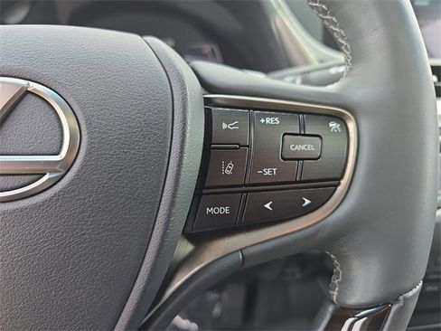 Used 2019 Lexus ES 350 Luxury w/ Premium Package image 20