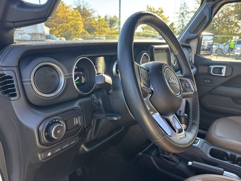 Used 2023 Jeep Wrangler Unlimited Sahara w/ Cold Weather Group image 21