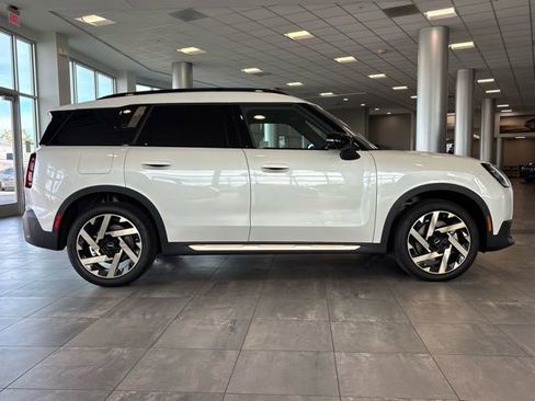 Used 2025 MINI Cooper Countryman S w/ Comfort Package Max image 2