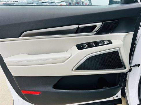 Used 2023 Kia Telluride S w/ S Sunroof Package image 11