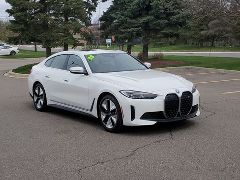 Certified 2023 BMW i4 eDrive35 w/ Premium Package RWD image 4