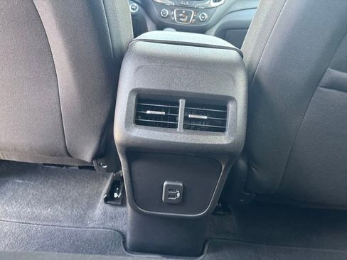 Used 2023 Chevrolet Equinox LT image 26