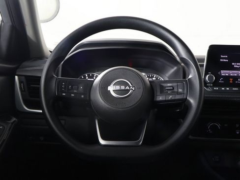 Used 2024 Nissan Rogue S image 31