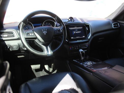 Used 2017 Maserati Ghibli RWD image 18