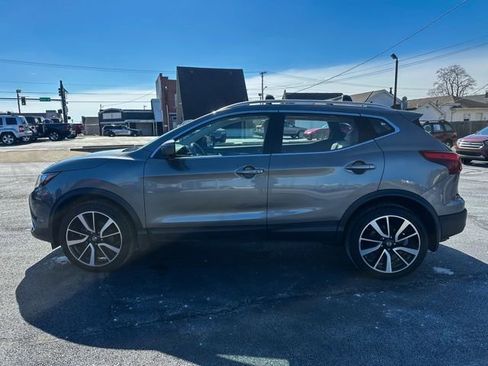Used 2017 Nissan Rogue Sport SL w/ SL Premium Package image 4