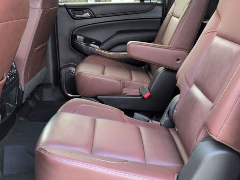 Used 2019 Chevrolet Suburban Premier w/ Premier Plus Edition image 22