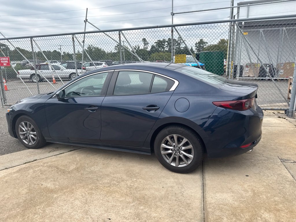 Used 2024 MAZDA MAZDA3 s FWD image 7
