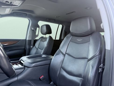 Used 2020 Cadillac Escalade ESV 2WD image 24