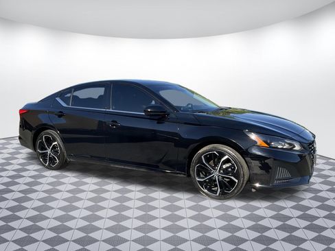 Used 2024 Nissan Altima 2.5 SR FWD image 1