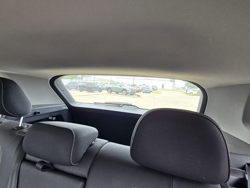 Used 2024 Volkswagen Taos SE image 17