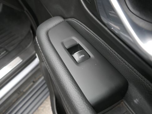 Used 2021 GMC Yukon Denali w/ Denali Premium Package image 24