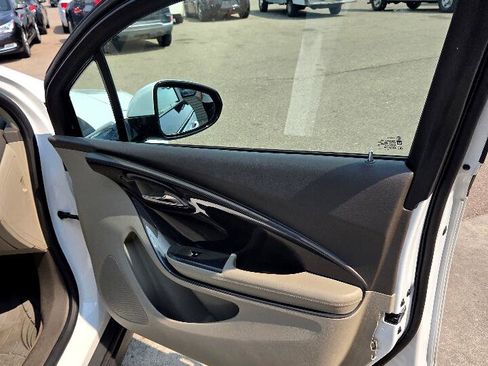 Used 2015 Chevrolet Volt image 16