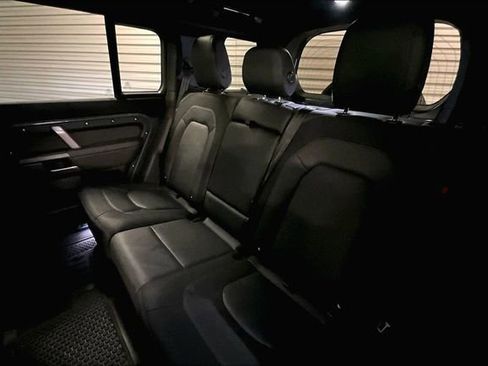 Certified 2024 Land Rover Defender 110 X-Dynamic SE AWD/4WD image 17
