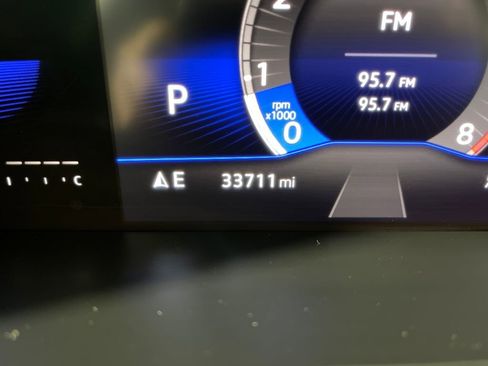 Used 2022 Volkswagen Tiguan SE R-Line image 19