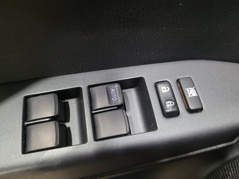 Used 2018 Toyota RAV4 XLE w/ Plus Extra Value Package AWD/4WD image 27