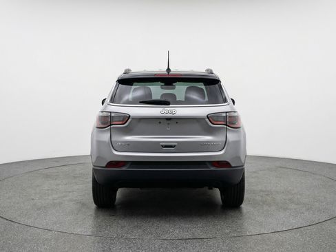 Used 2025 Jeep Compass Trailhawk AWD/4WD image 7