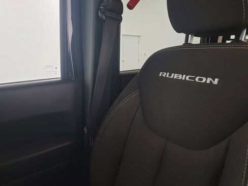 Used 2018 Jeep Wrangler Unlimited Rubicon w/ Connectivity Group image 25