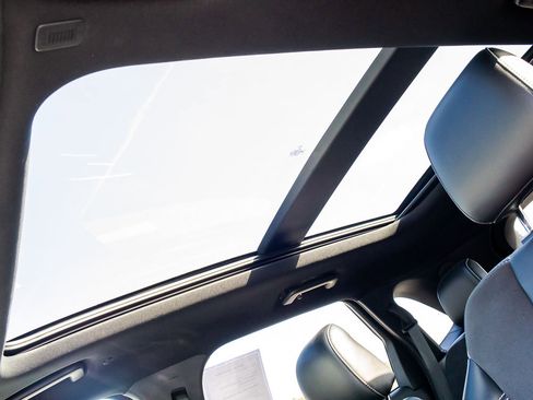 Certified 2022 Ford Edge ST w/ Equipment Group 401A image 21