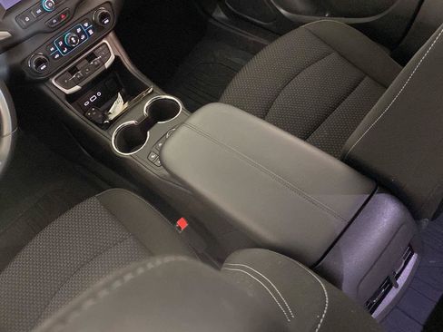 Used 2023 GMC Terrain SLE w/ Driver Convenience Package AWD/4WD image 34