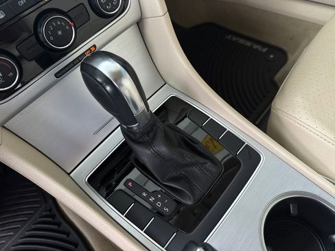 Used 2013 Volkswagen Passat 2.5 SE image 15