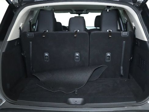 Certified 2025 Nissan Pathfinder SV FWD image 29