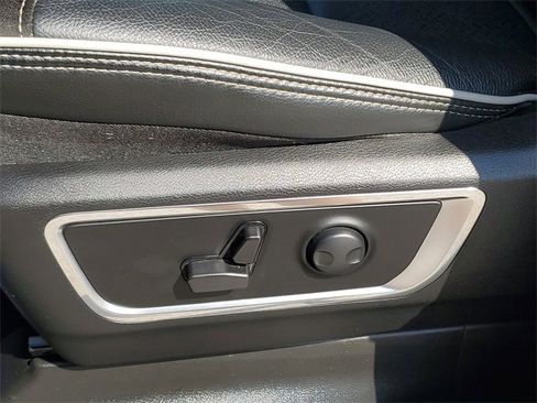 Used 2025 RAM 1500 Laramie image 23