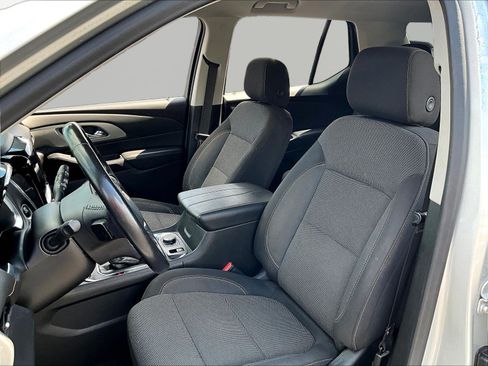 Used 2020 Chevrolet Traverse LT FWD image 21