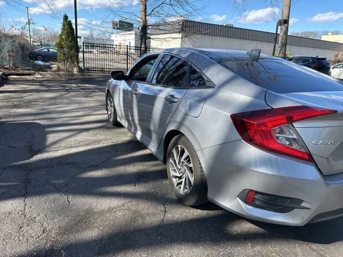 Used 2017 Honda Civic EX image 18