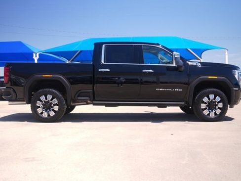 New 2025 GMC Sierra 2500 Denali w/ Denali Reserve Package image 3